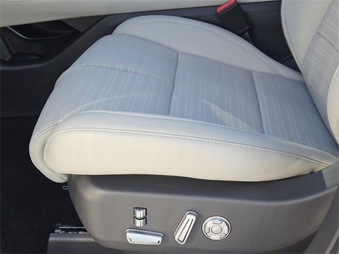 New 2026 Lincoln Nautilus Reserve image 23