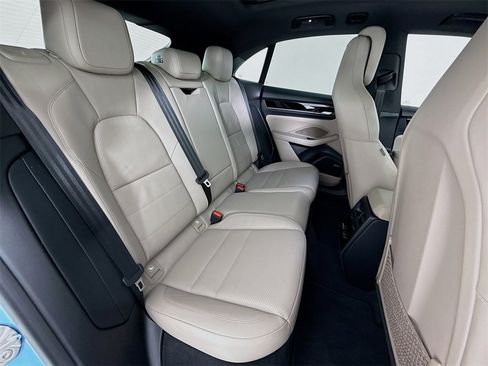 Used 2025 Porsche Macan 4 Electric image 28