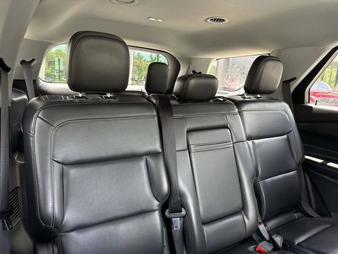 Used 2021 Ford Explorer XLT w/ Equipment Group 202A RWD image 47