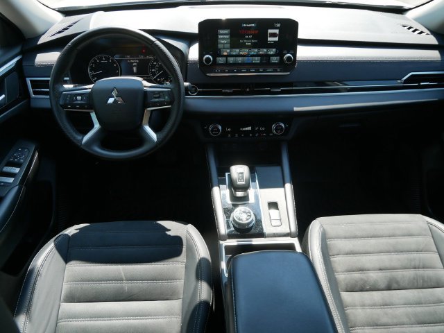 Used 2024 Mitsubishi Outlander SE AWD/4WD image 11