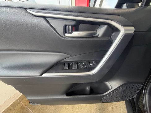 Used 2025 Toyota RAV4 XLE AWD/4WD image 20