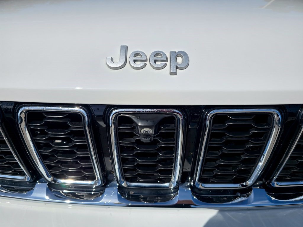 Used 2024 Jeep Grand Cherokee Limited w/ Luxury Tech Group II AWD/4WD image 9