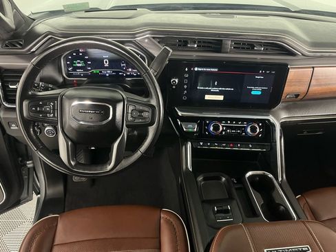 Used 2024 GMC Sierra 2500 Denali Ultimate image 16