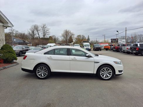 Used 2014 Ford Taurus Limited FWD image 4