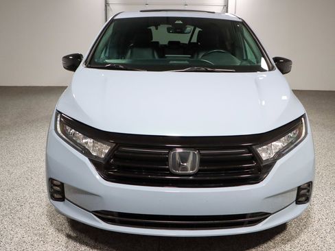 Used 2024 Honda Odyssey Sport image 4