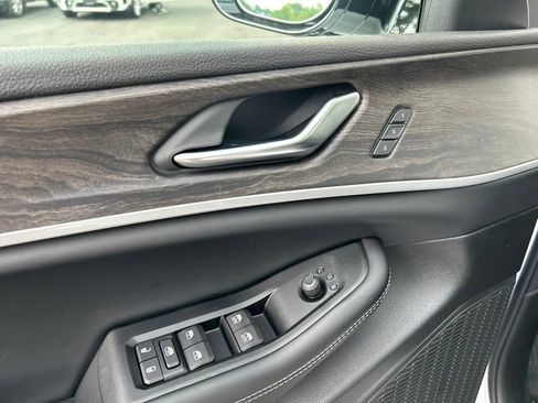 New 2026 Jeep Grand Cherokee L Limited AWD/4WD image 15