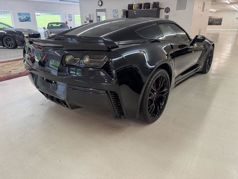 Used 2016 Chevrolet Corvette Z06 w/ Battery Protection Package RWD image 2