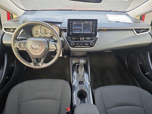 Used 2020 Toyota Corolla LE image 25