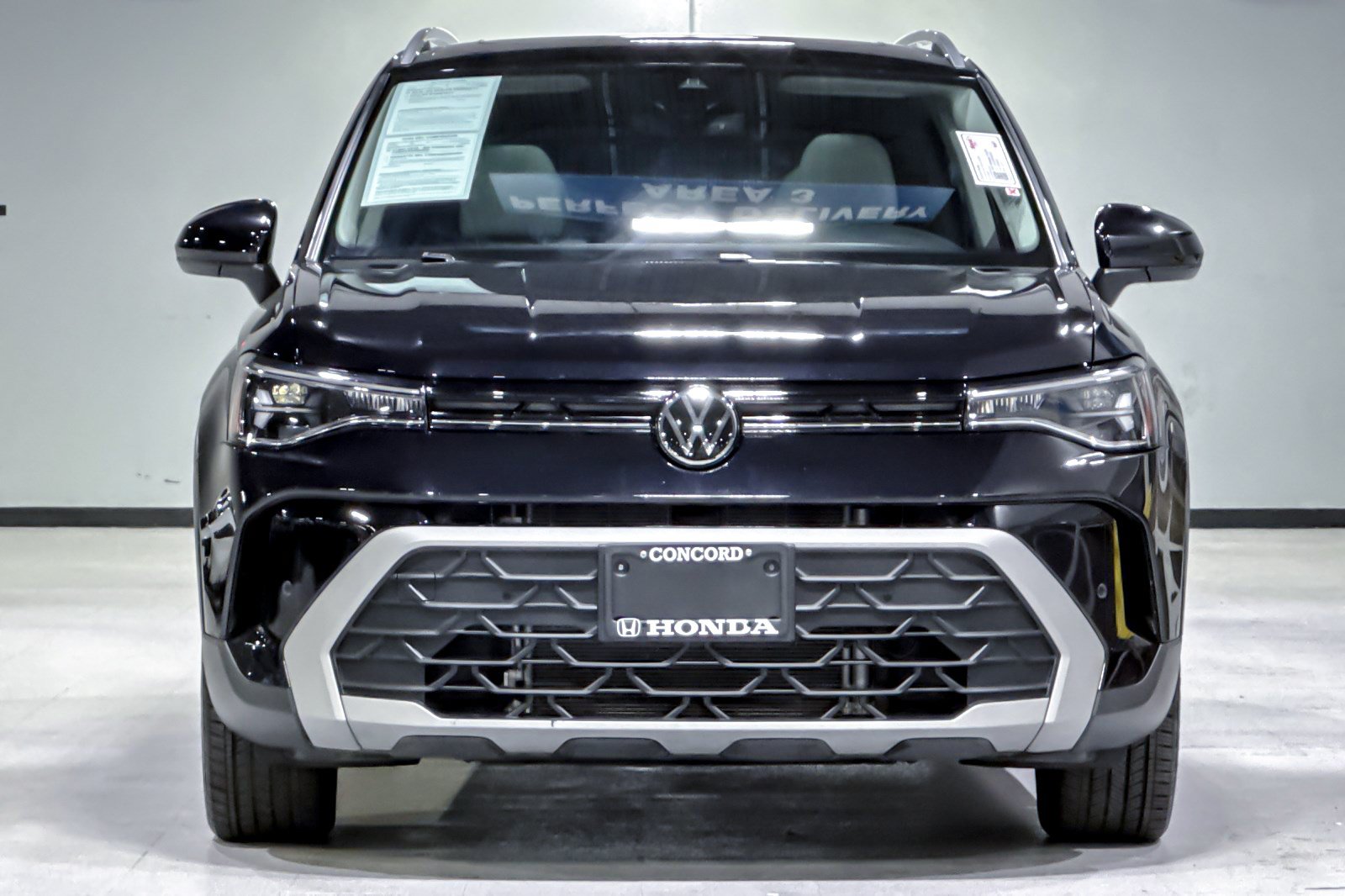 Used 2025 Volkswagen Taos SE FWD image 6