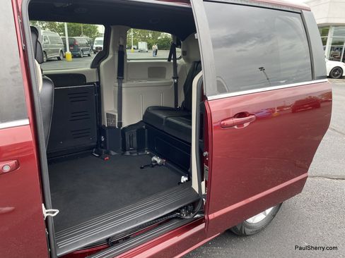 Used 2019 Dodge Grand Caravan SXT FWD image 49