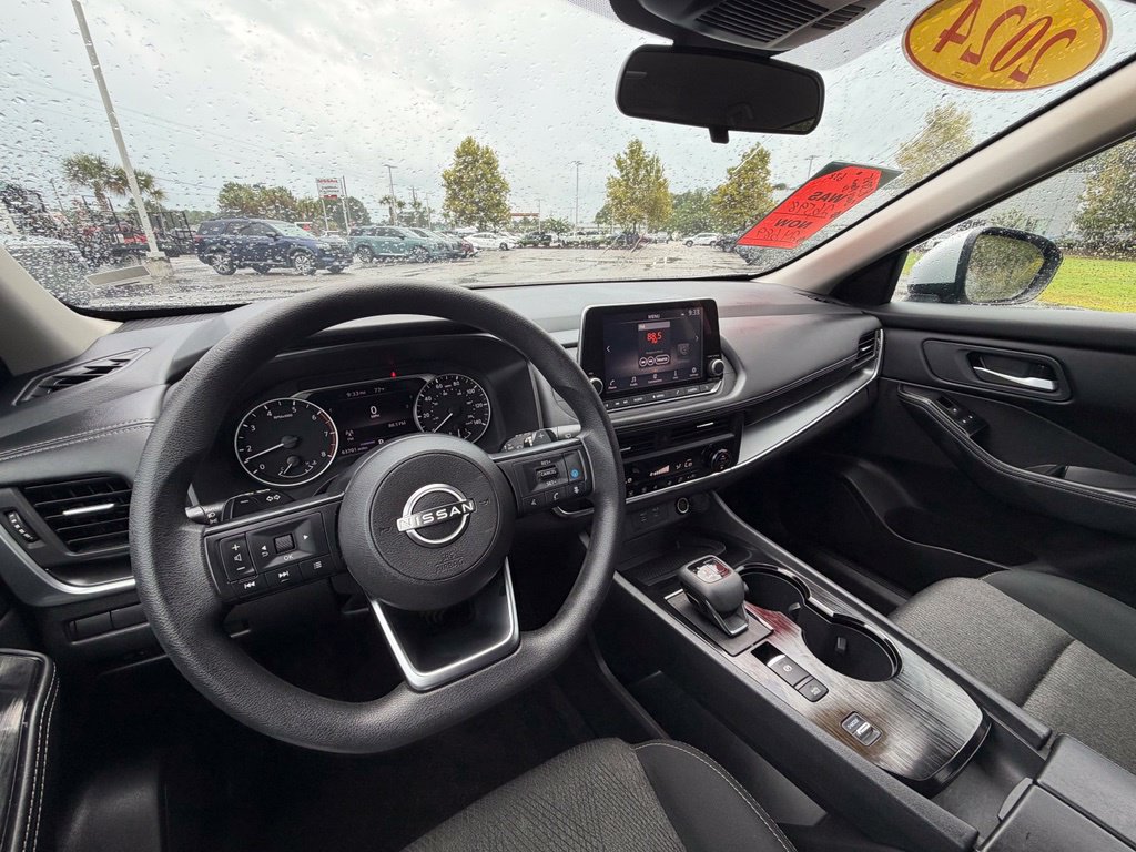 Certified 2024 Nissan Rogue SV FWD image 18