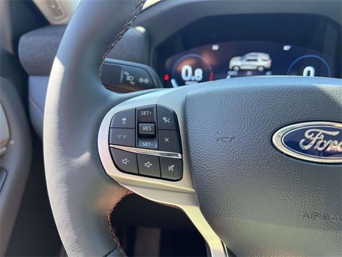 New 2025 Ford Explorer Active w/ Active Comfort Package image 17
