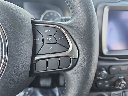 Used 2022 Jeep Renegade Latitude w/ Convenience Group image 17