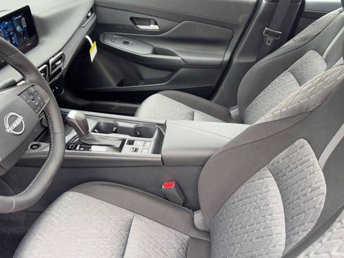 New 2026 Nissan Sentra SV w/ SV Convenience Package FWD image 19