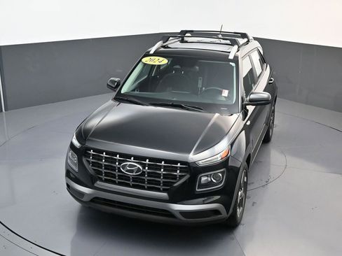 Certified 2024 Hyundai Venue SEL FWD image 21