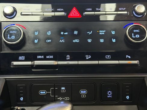 Certified 2025 Hyundai Santa Fe Calligraphy FWD image 17