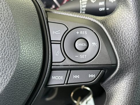 Certified 2025 Toyota RAV4 LE FWD image 31