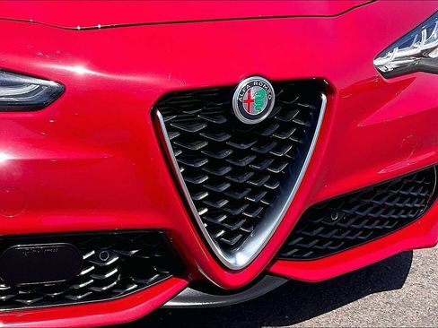 Used 2024 Alfa Romeo Giulia Ti AWD/4WD image 14