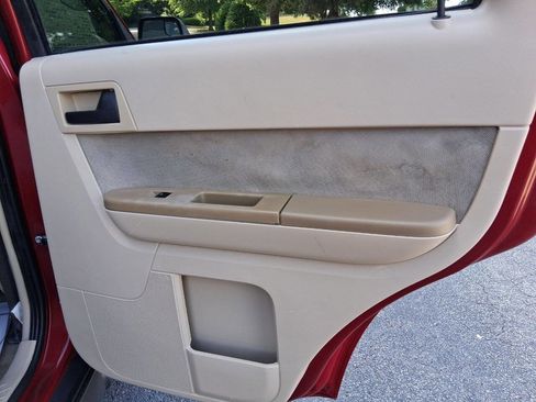 Used 2011 Ford Escape XLT FWD image 19