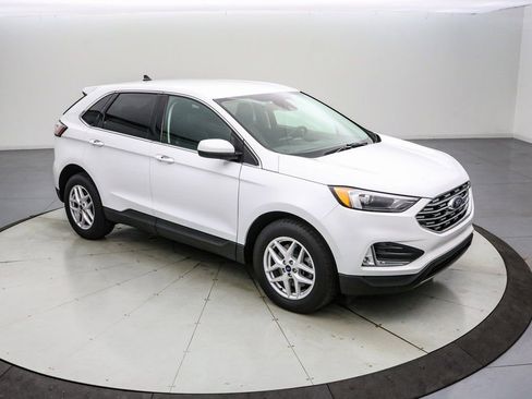 Certified 2022 Ford Edge SEL w/ Convenience Package image 2
