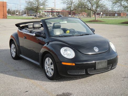 Used 2008 Volkswagen Beetle S image 4