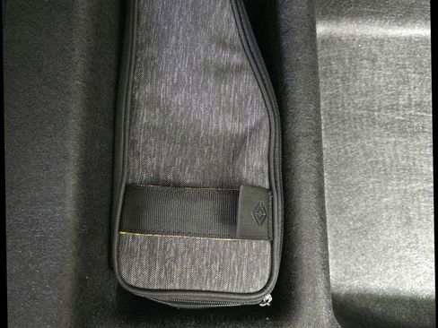 Used 2023 Rivian R1S Launch Edition image 34