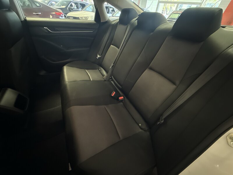 Used 2018 Honda Accord LX image 29