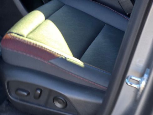 Used 2025 Chevrolet Equinox RS image 23