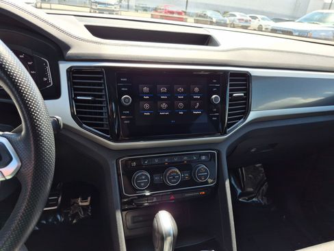 Used 2022 Volkswagen Atlas SEL R-Line AWD/4WD image 27