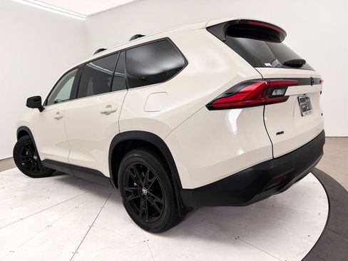 Used 2024 Toyota Grand Highlander AWD image 10