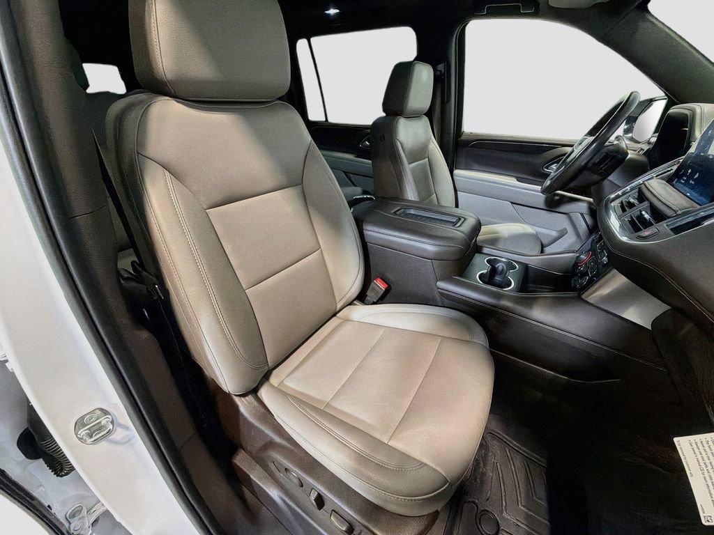 Used 2022 Chevrolet Suburban LT w/ LT Signature Package AWD/4WD image 32