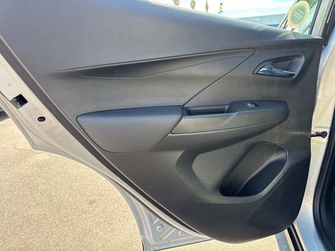 Used 2022 Chevrolet Bolt LT w/ Infotainment Package image 18