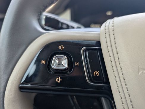 Used 2023 Lincoln Aviator 2WD image 22