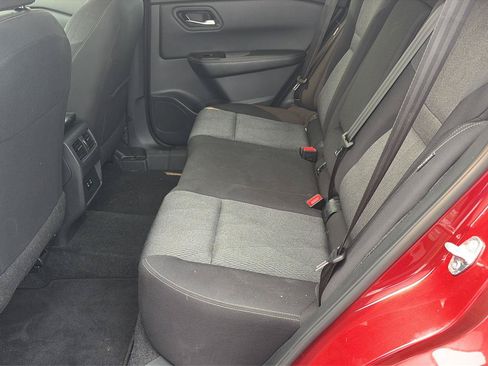 Used 2025 Nissan Rogue SV FWD image 10