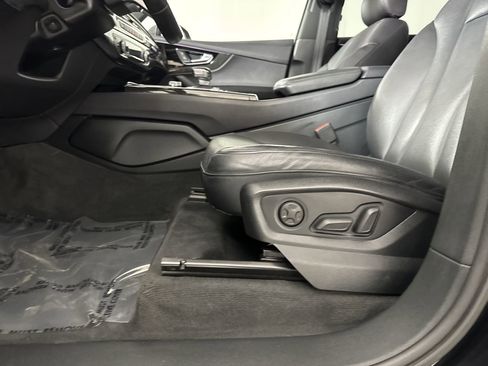 Used 2019 Audi Q7 3.0T Prestige image 28