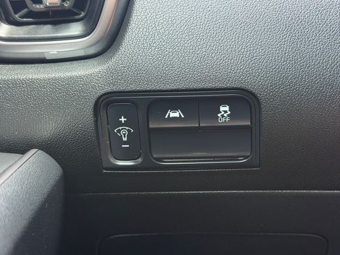 Used 2022 Kia Sorento S FWD image 28