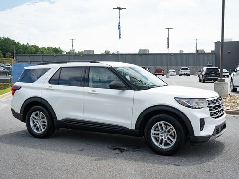 New 2026 Ford Explorer Active w/ Active Comfort Package RWD image 12