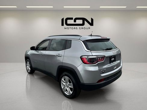Used 2022 Jeep Compass Latitude image 3