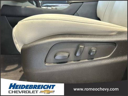 Used 2022 Cadillac XT4 Luxury w/ Cold Weather Package AWD/4WD image 14