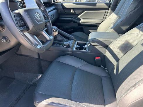 Certified 2025 Toyota 4Runner Limited AWD/4WD image 11
