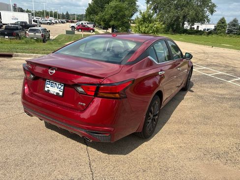 Used 2025 Nissan Altima 2.5 SV w/ SV Special Edition Package AWD/4WD image 8