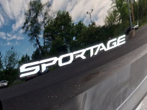 Used 2025 Kia Sportage EX FWD image 24