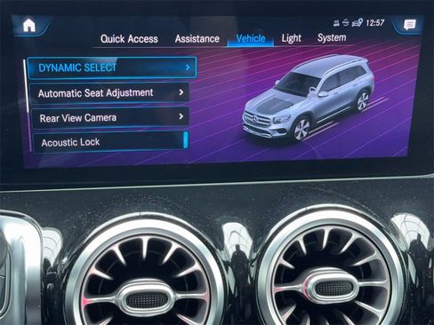 Used 2020 Mercedes-Benz GLB 250 w/ Premium Package image 25