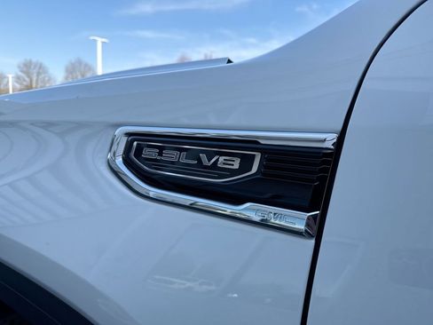 New 2026 GMC Sierra 1500 SLT image 29