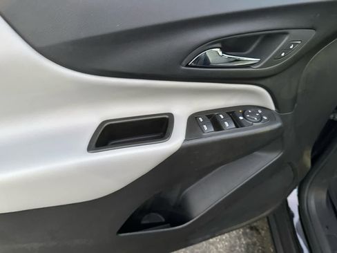 Used 2023 Chevrolet Equinox LS w/ Driver Confidence II Package image 17