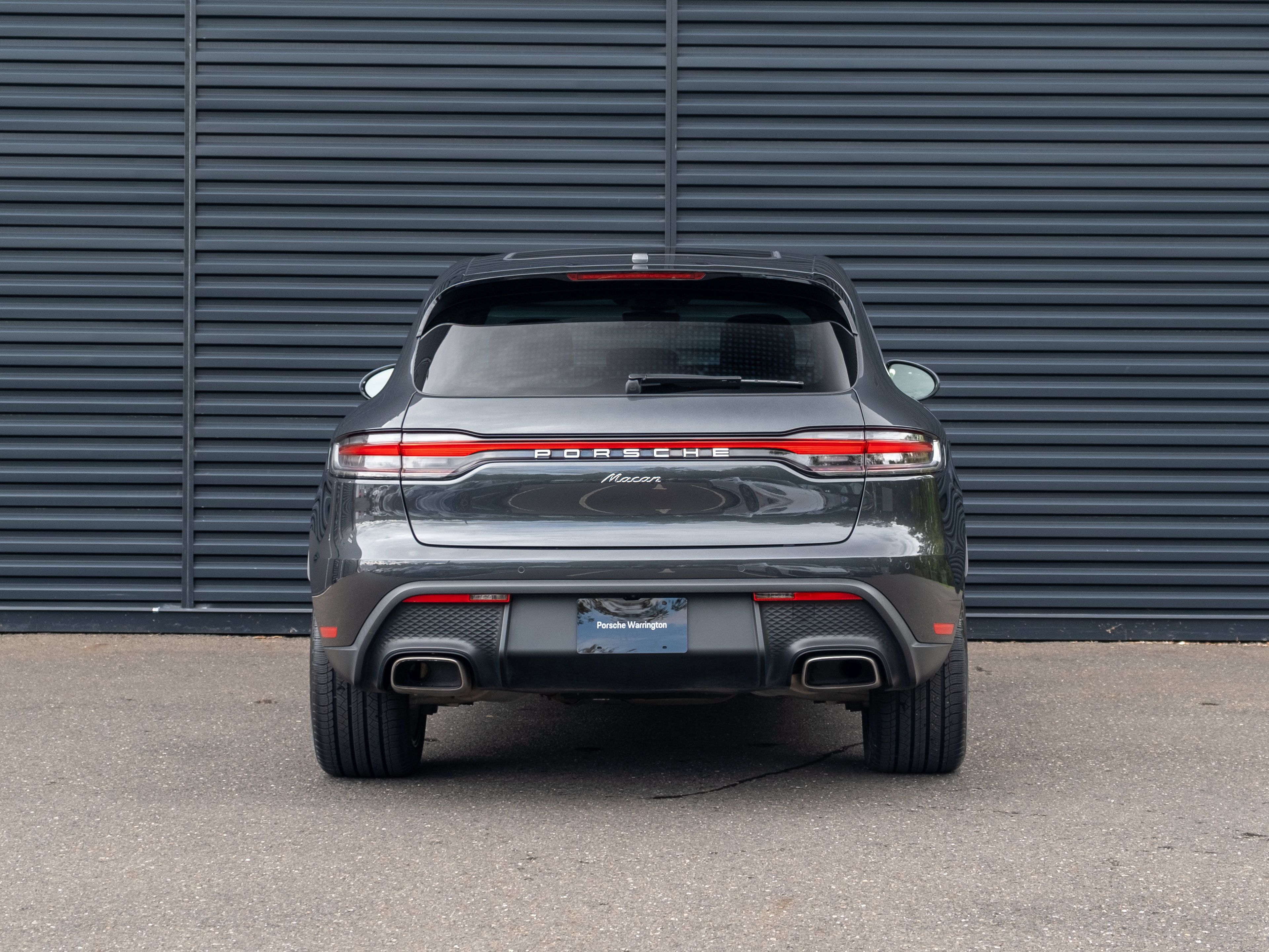 Used 2023 Porsche Macan AWD/4WD image 7