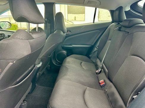 Certified 2022 Toyota Prius LE AWD/4WD image 12
