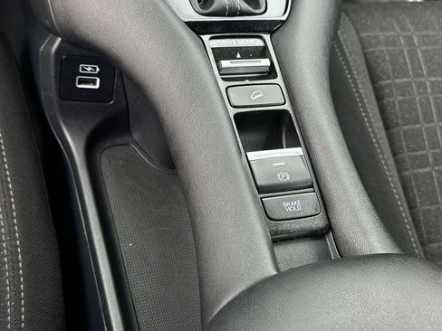 Used 2023 Honda HR-V LX image 28