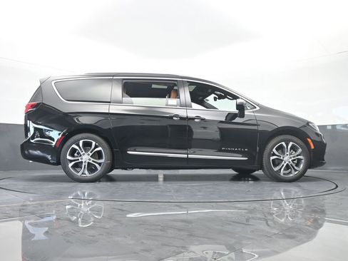 New 2026 Chrysler Pacifica Pinnacle image 62
