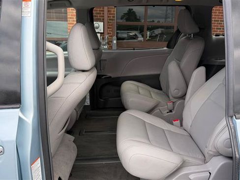 Used 2015 Toyota Sienna XLE w/ XLE Navigation Package AWD/4WD image 12